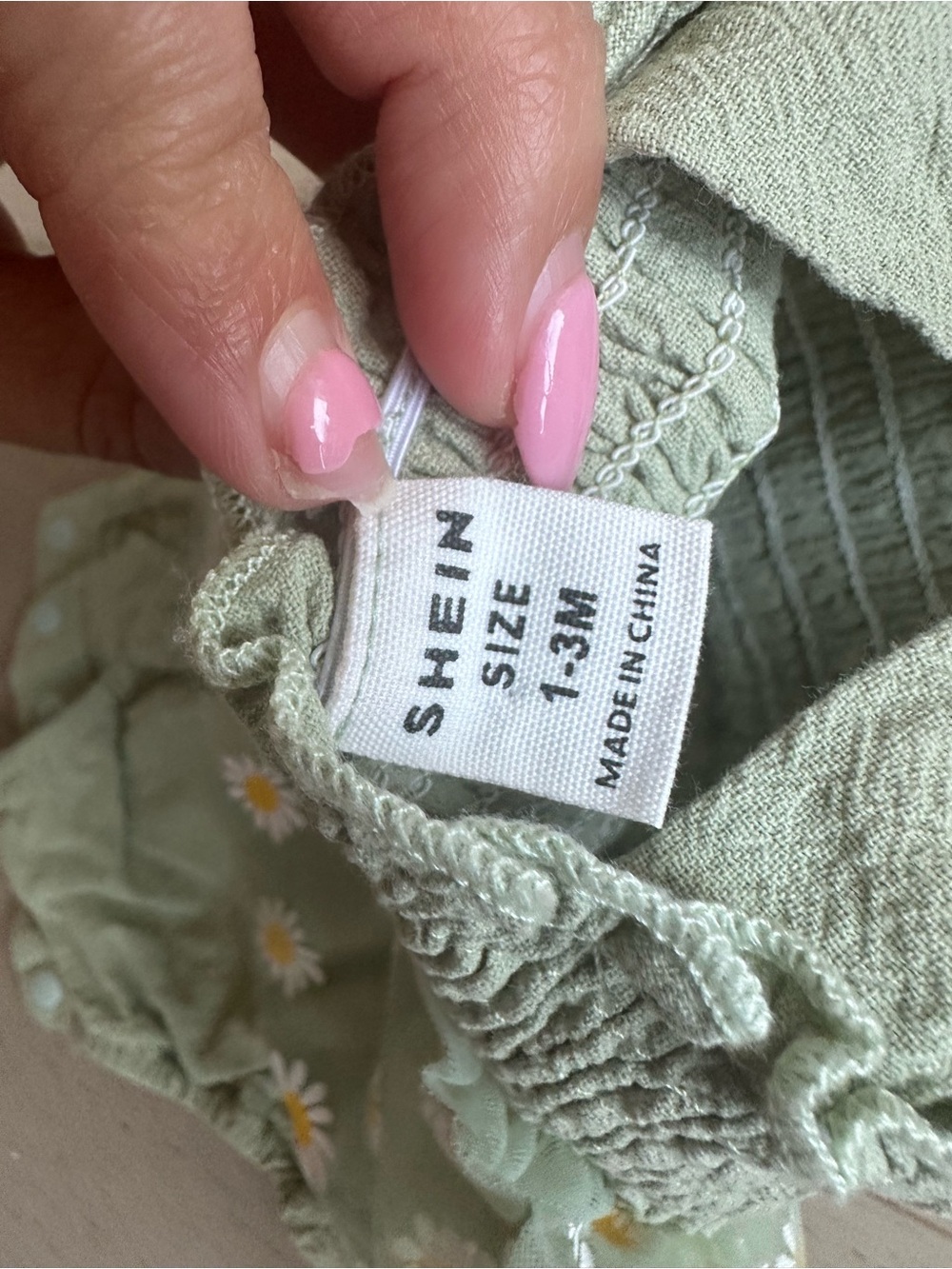 SHEIN Green Daisy Tulle Baby Romper - Picture 2 of 2